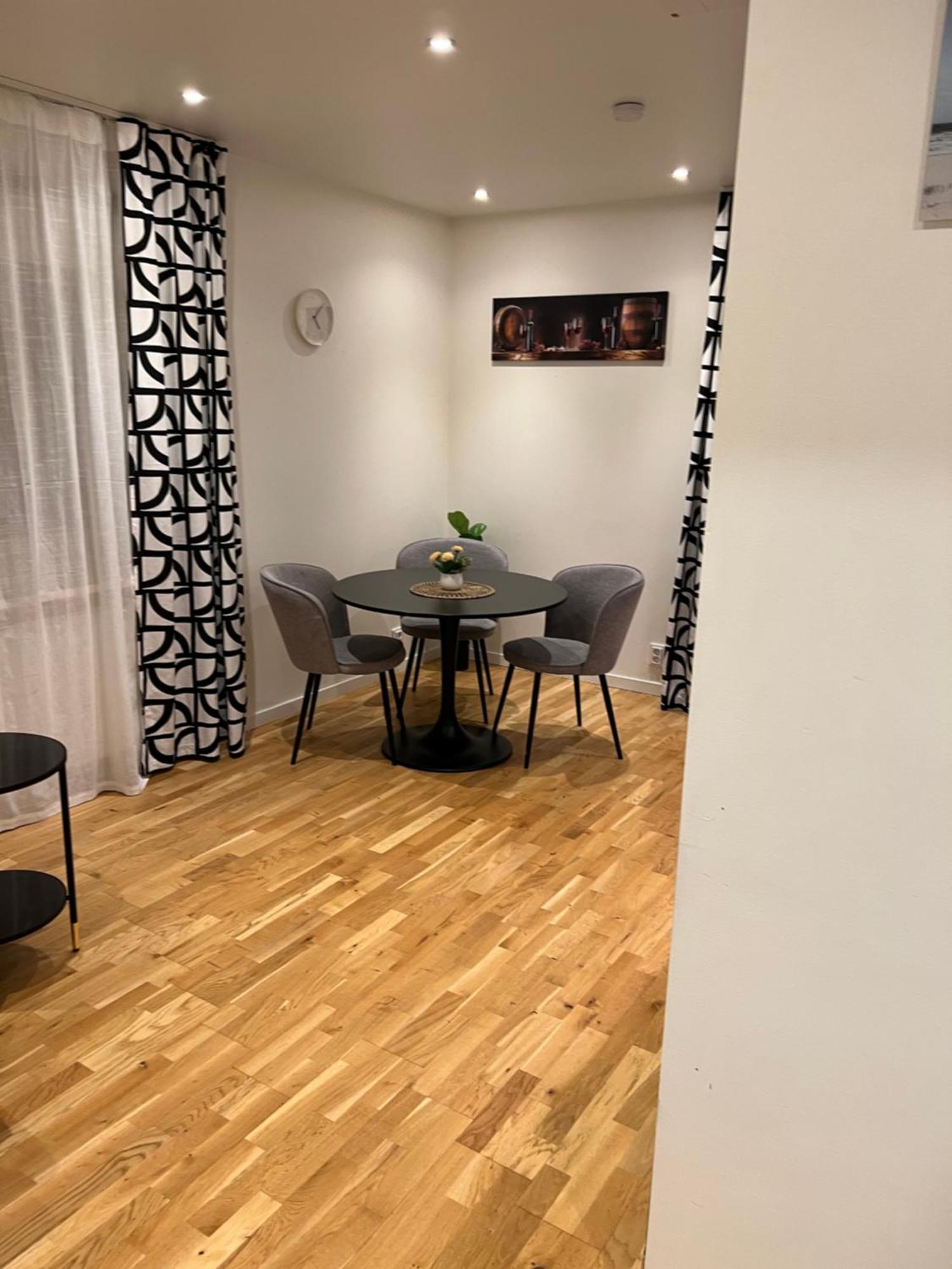 Noah Longstay Apartment Västerås Екстериор снимка